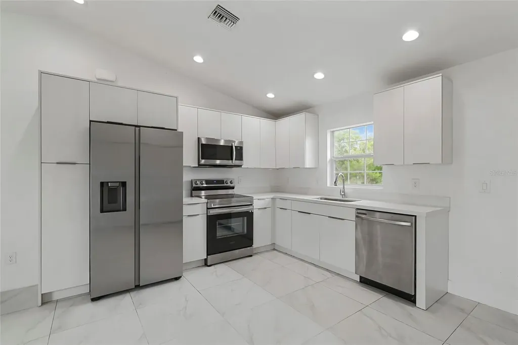 107 Elba Drive NE Lake Placid FL 33852
