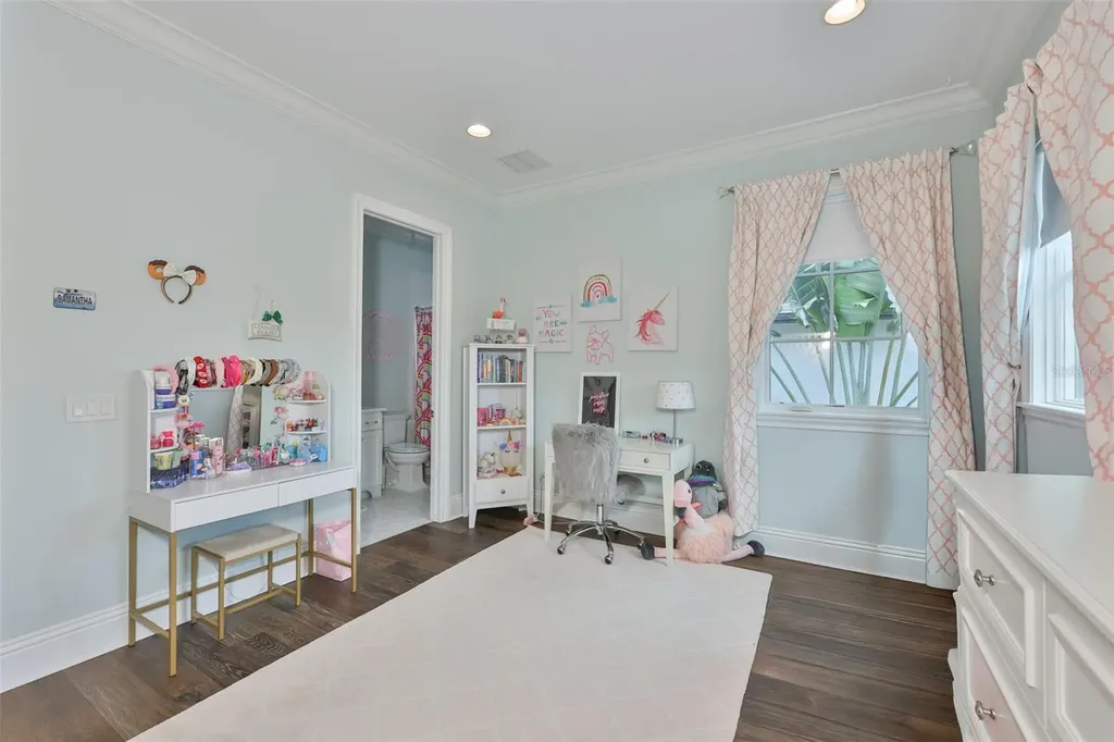 629 Riviera Drive Tampa FL 33606