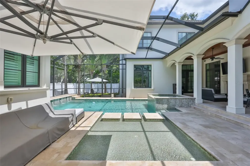 629 Riviera Drive Tampa FL 33606