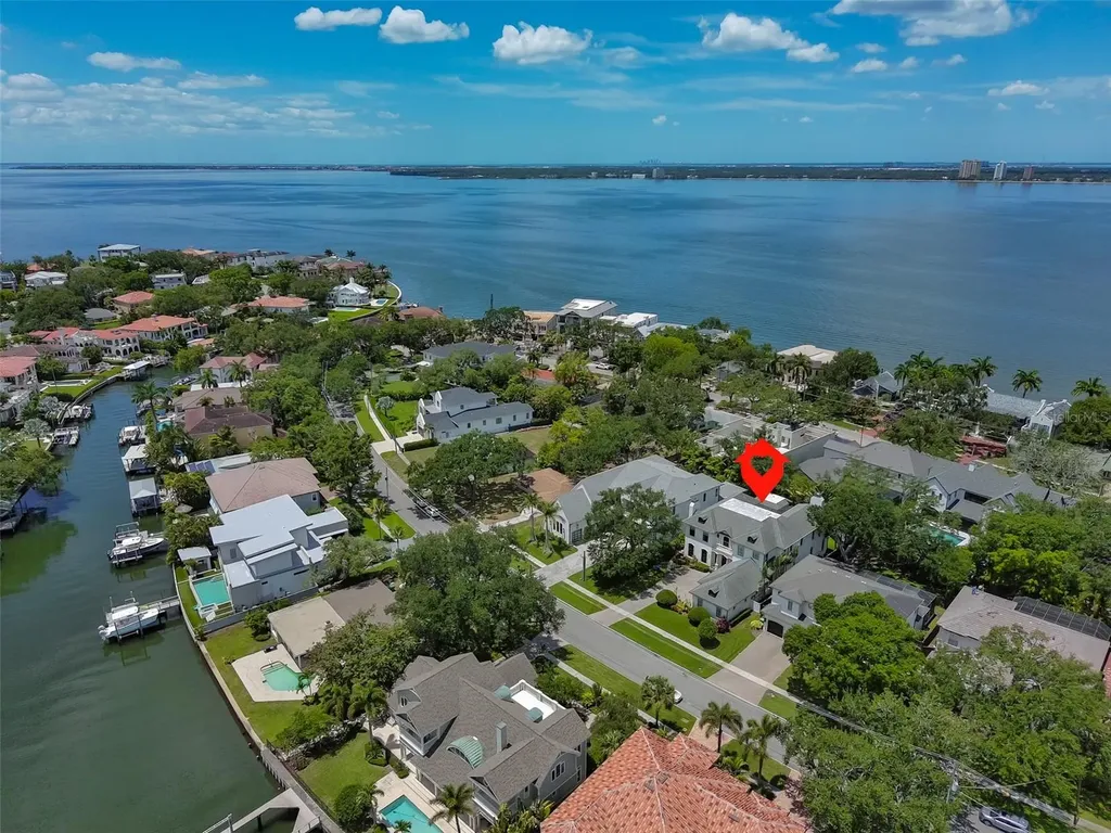 629 Riviera Drive Tampa FL 33606