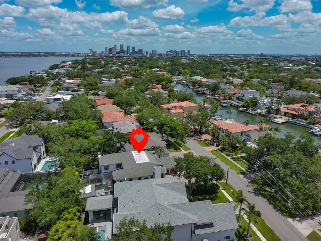629 Riviera Drive Tampa FL 33606