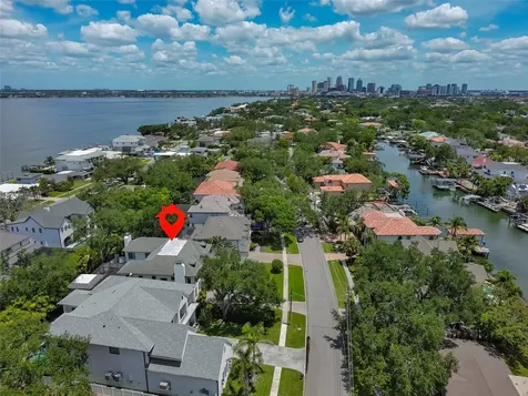 629 Riviera Drive Tampa FL 33606