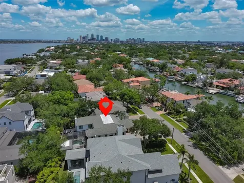 629 Riviera Drive Tampa FL 33606