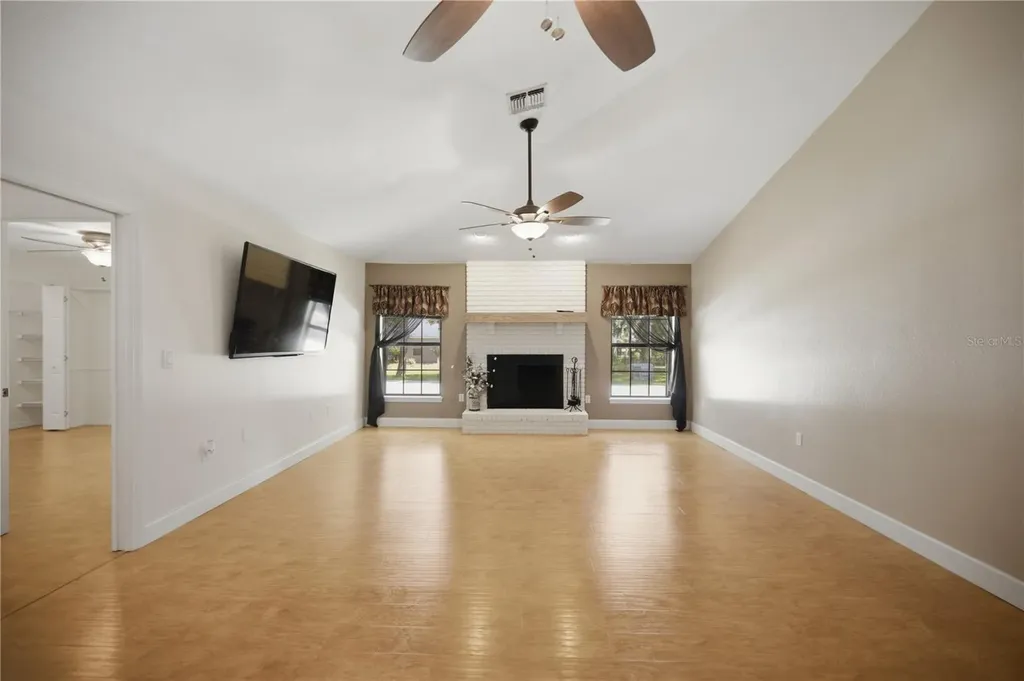 8930 SE 17th Court Ocala FL 34480