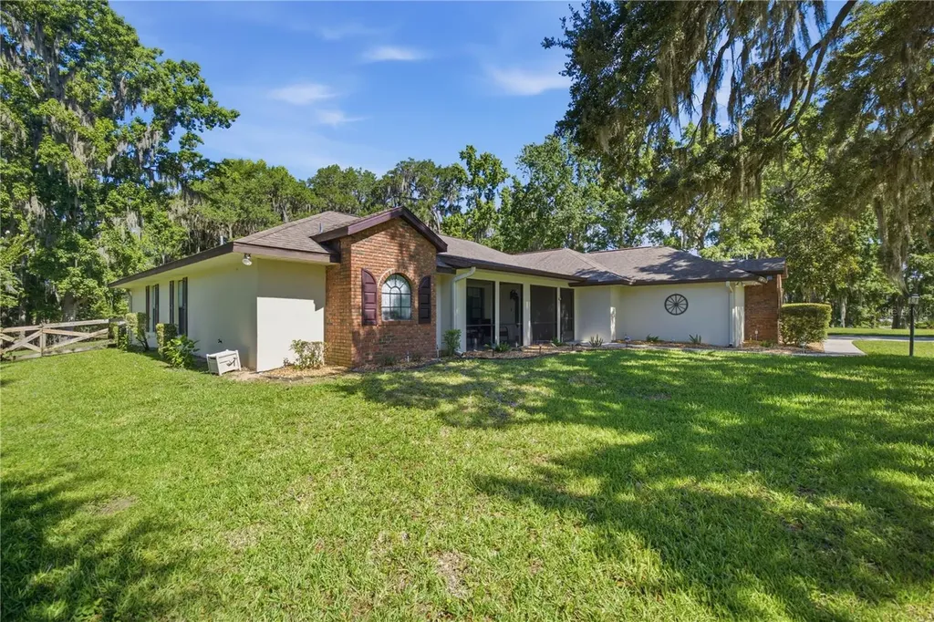 8930 SE 17th Court Ocala FL 34480