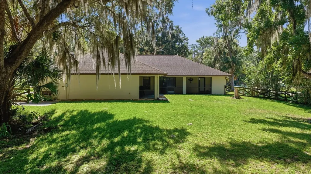 8930 SE 17th Court Ocala FL 34480