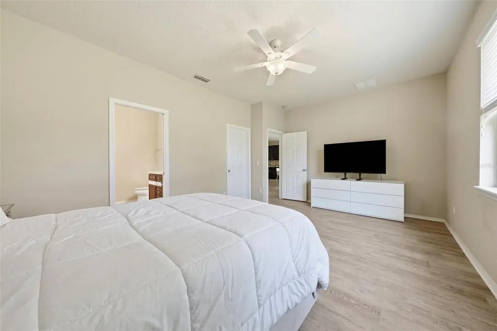 20945 Oldenburg Loop Mount Dora FL 32757