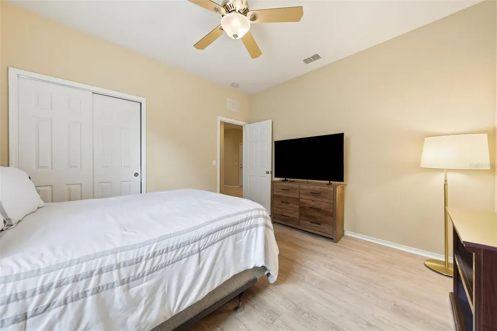20945 Oldenburg Loop Mount Dora FL 32757