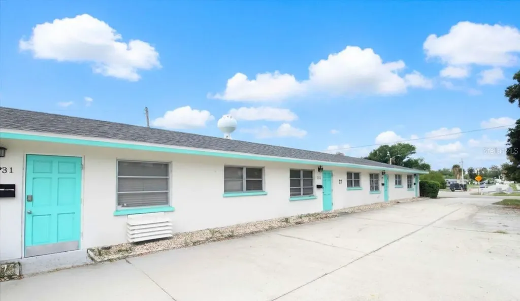 6383 Gateway Avenue Sarasota FL 34231