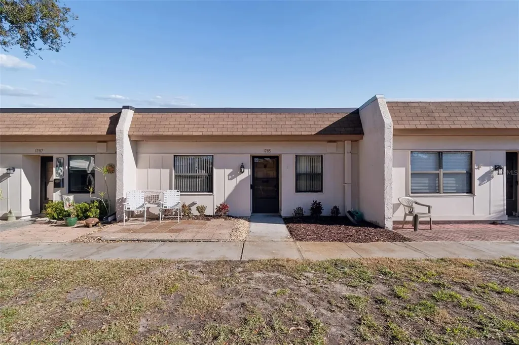 1285 Mission Hills Boulevard Clearwater FL 33759