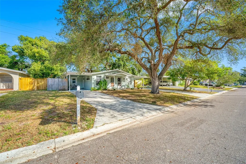 616 Dogwood Court Dunedin FL 34698