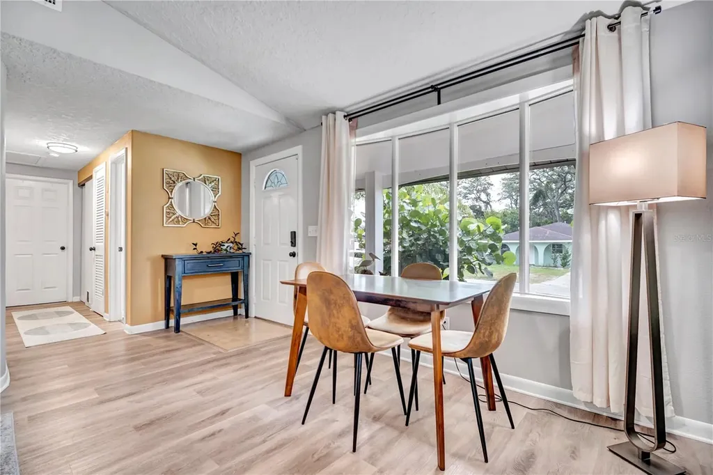 10708 N Ojus Drive Tampa FL 33617