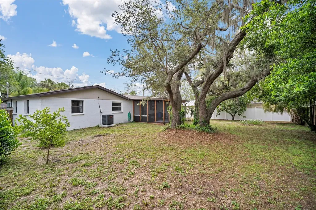 10708 N Ojus Drive Tampa FL 33617