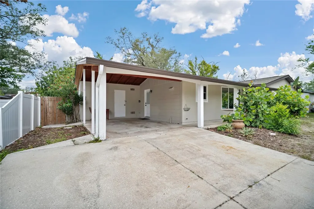 10708 N Ojus Drive Tampa FL 33617