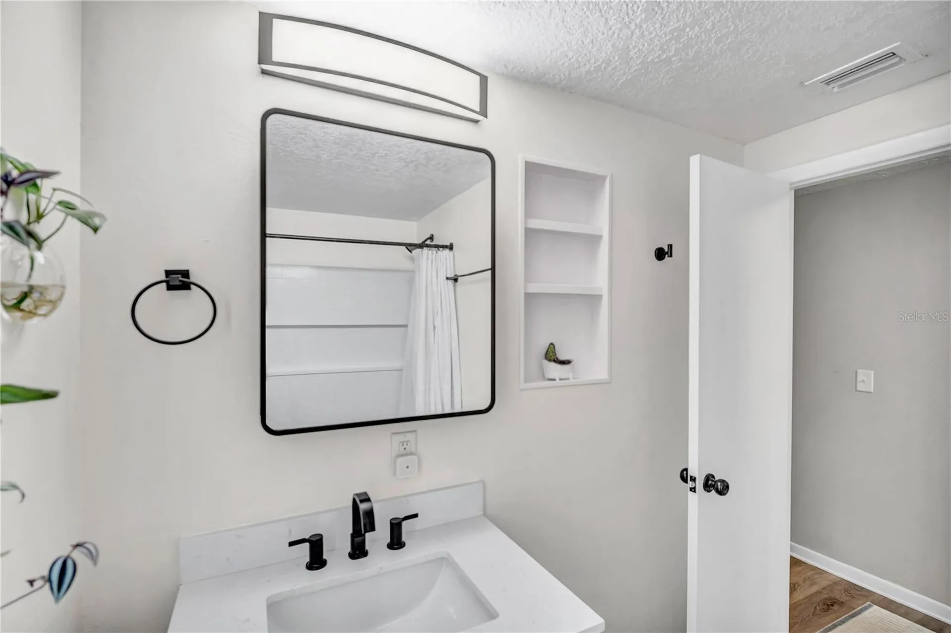 10708 N Ojus Drive Tampa FL 33617