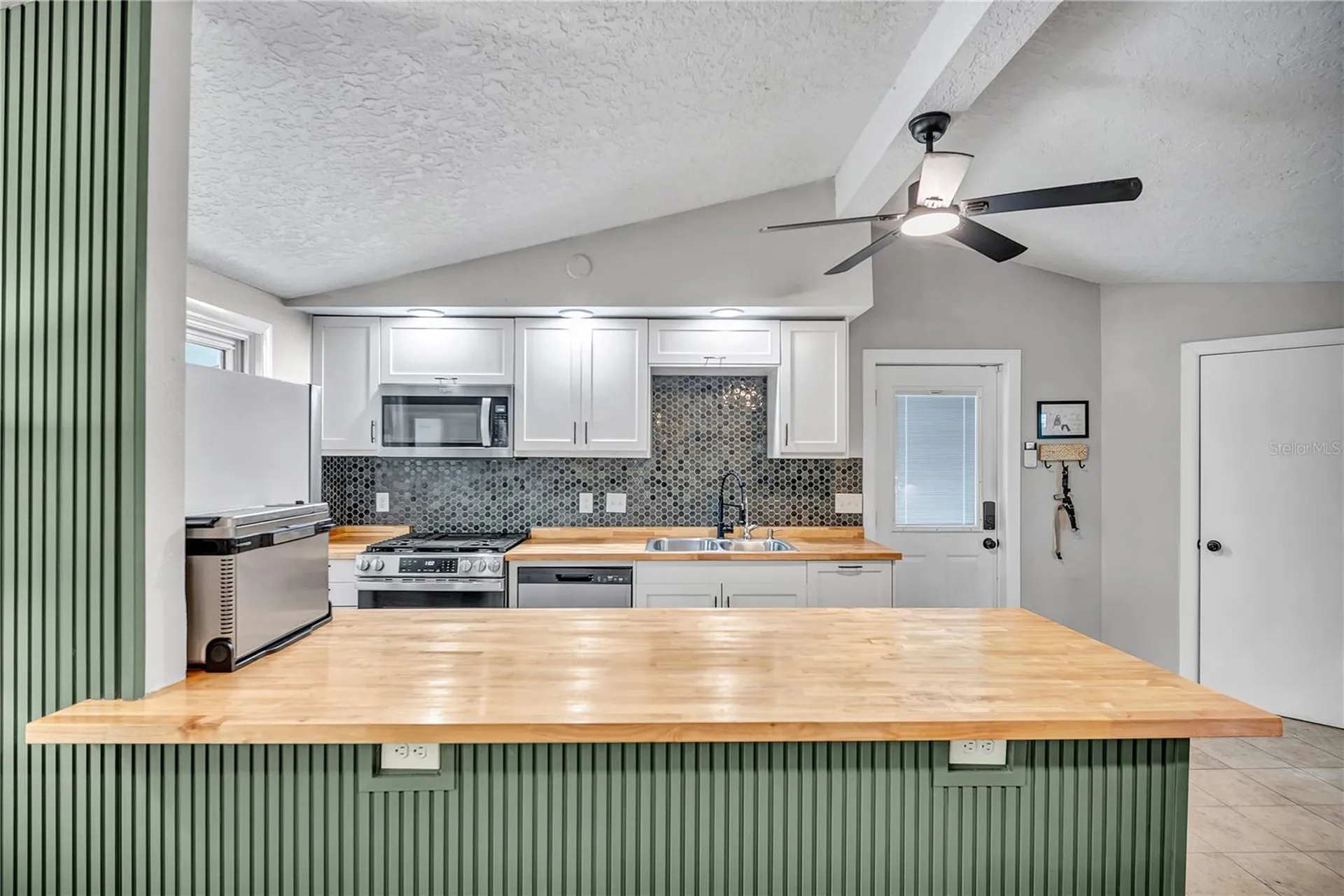 10708 N Ojus Drive Tampa FL 33617