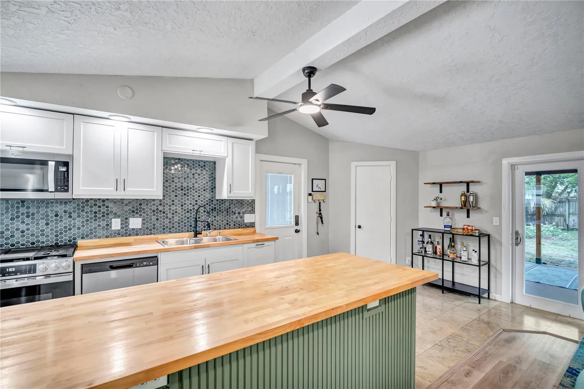 10708 N Ojus Drive Tampa FL 33617