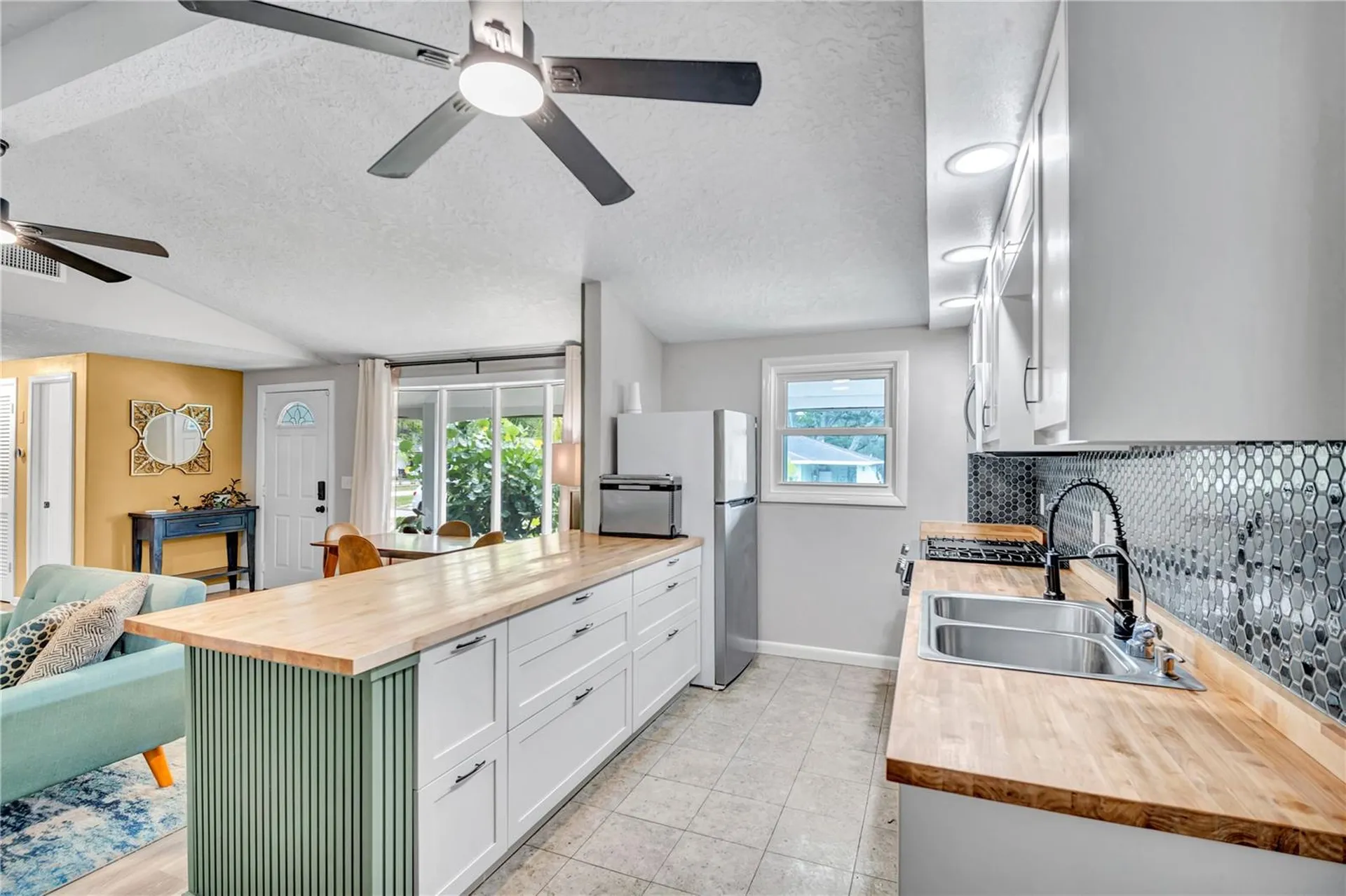 10708 N Ojus Drive Tampa FL 33617