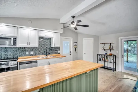 10708 N Ojus Drive Tampa FL 33617