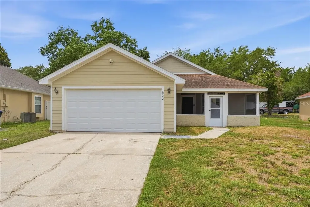 8742 Fort Shea Avenue Orlando FL 32822