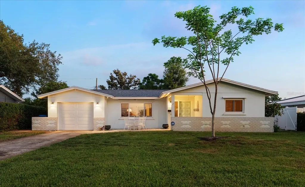 4390 20th Avenue N St Petersburg FL 33713