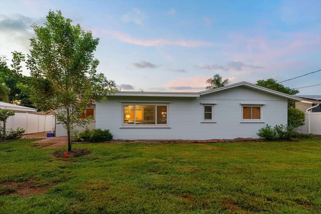4390 20th Avenue N St Petersburg FL 33713