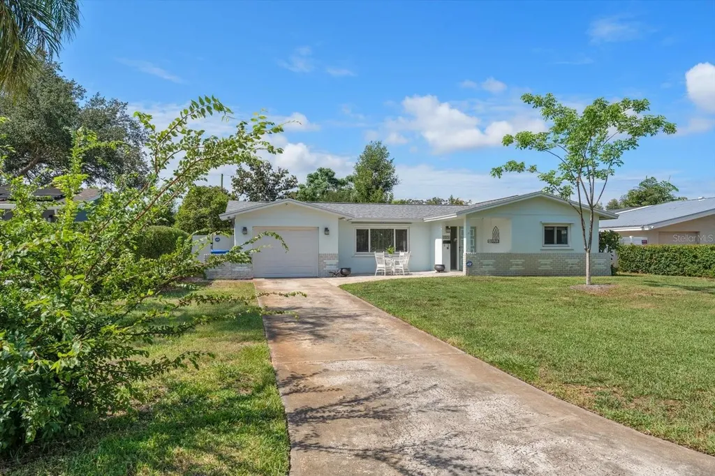 4390 20th Avenue N St Petersburg FL 33713