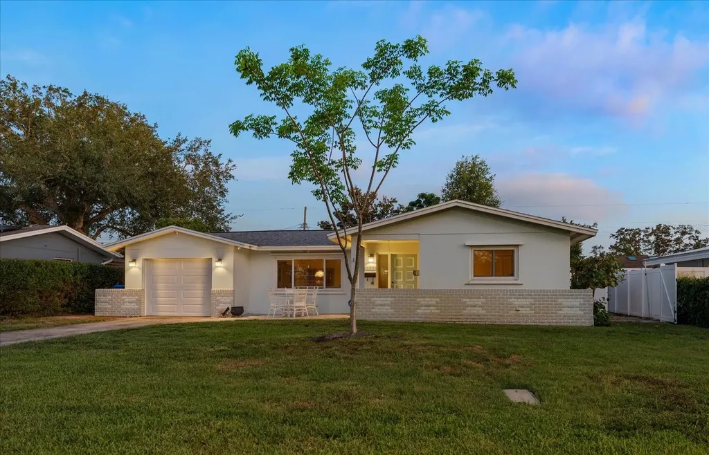 4390 20th Avenue N St Petersburg FL 33713