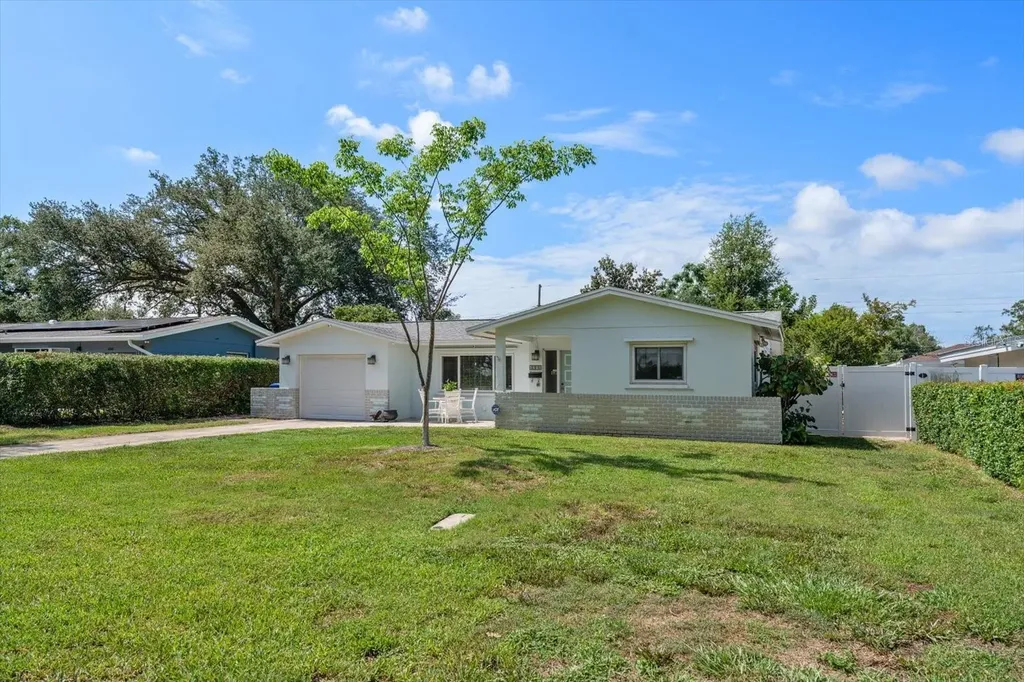 4390 20th Avenue N St Petersburg FL 33713