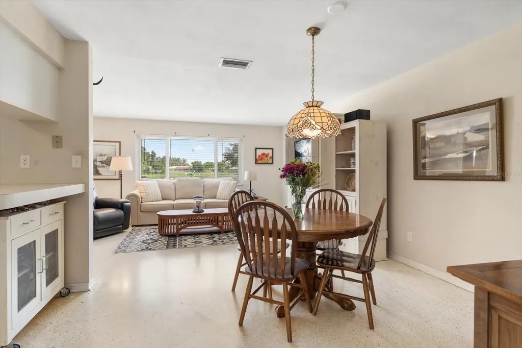 4390 20th Avenue N St Petersburg FL 33713