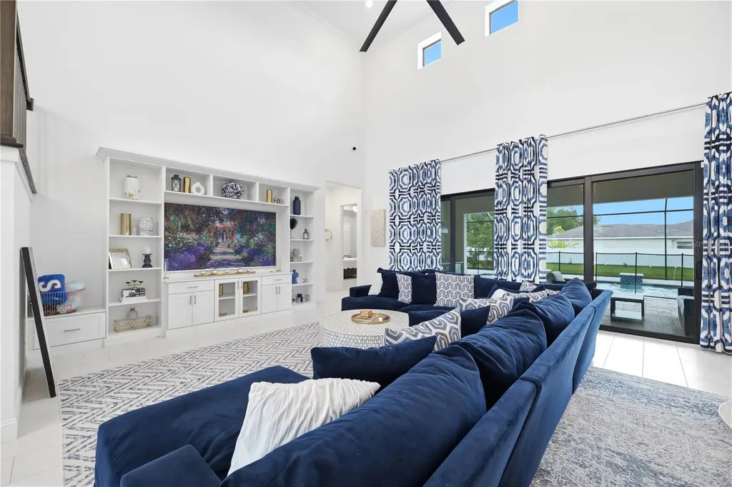 2340 White Dogwood Loop Lutz FL 33549
