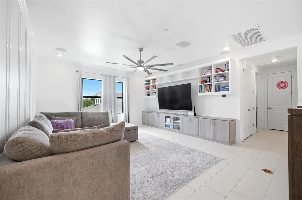 2340 White Dogwood Loop Lutz FL 33549