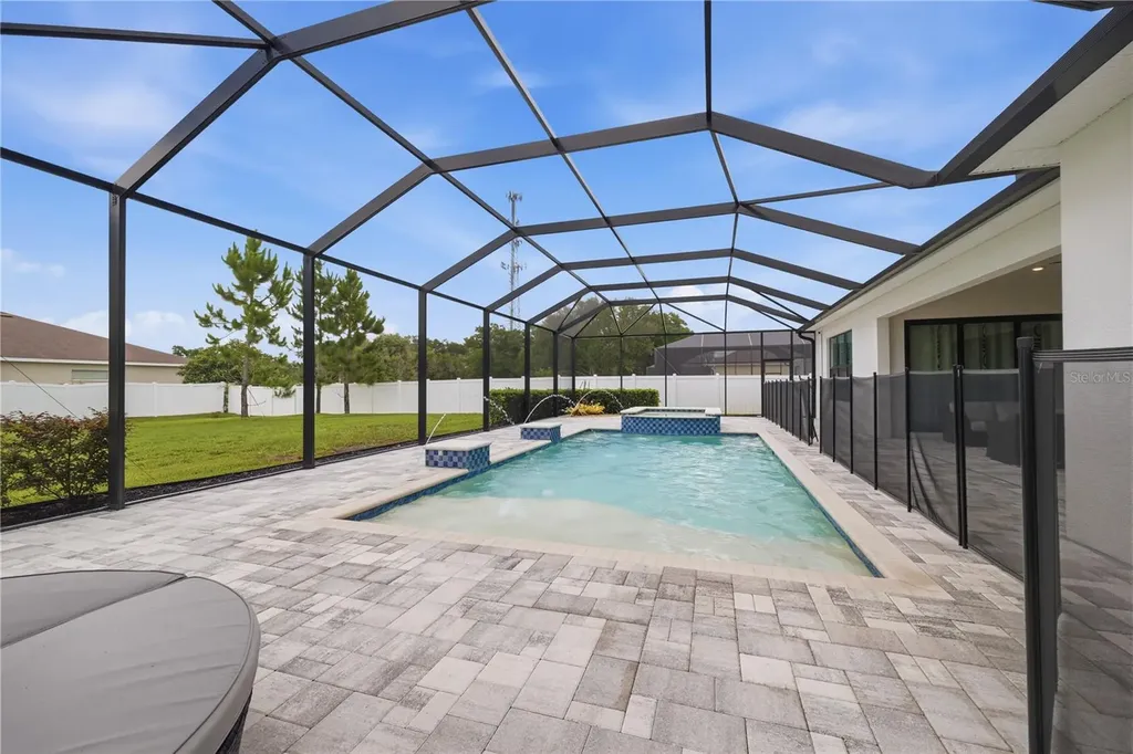 2340 White Dogwood Loop Lutz FL 33549