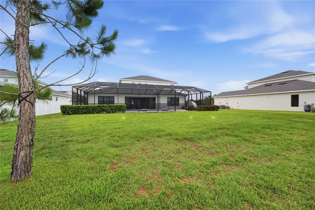 2340 White Dogwood Loop Lutz FL 33549