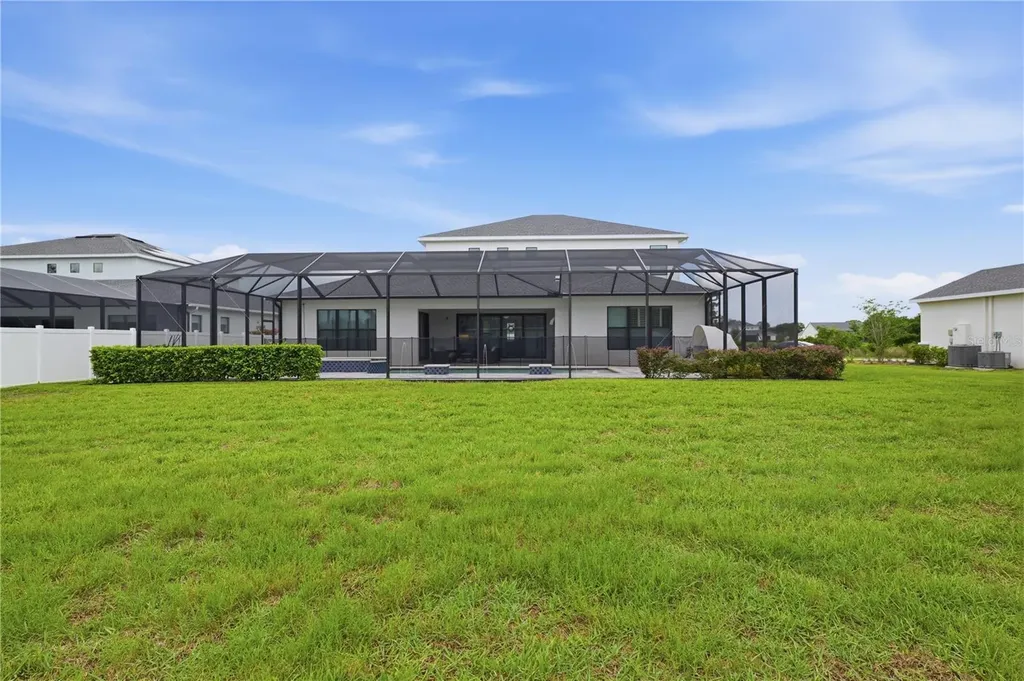 2340 White Dogwood Loop Lutz FL 33549