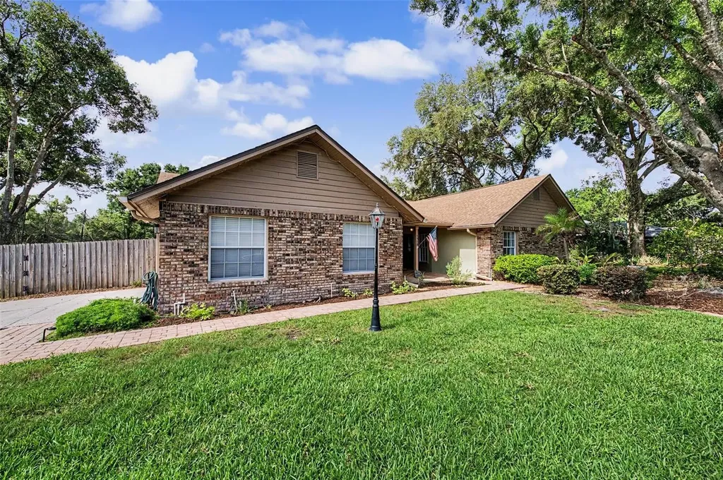3916 Broomsedge Lane Valrico FL 33596