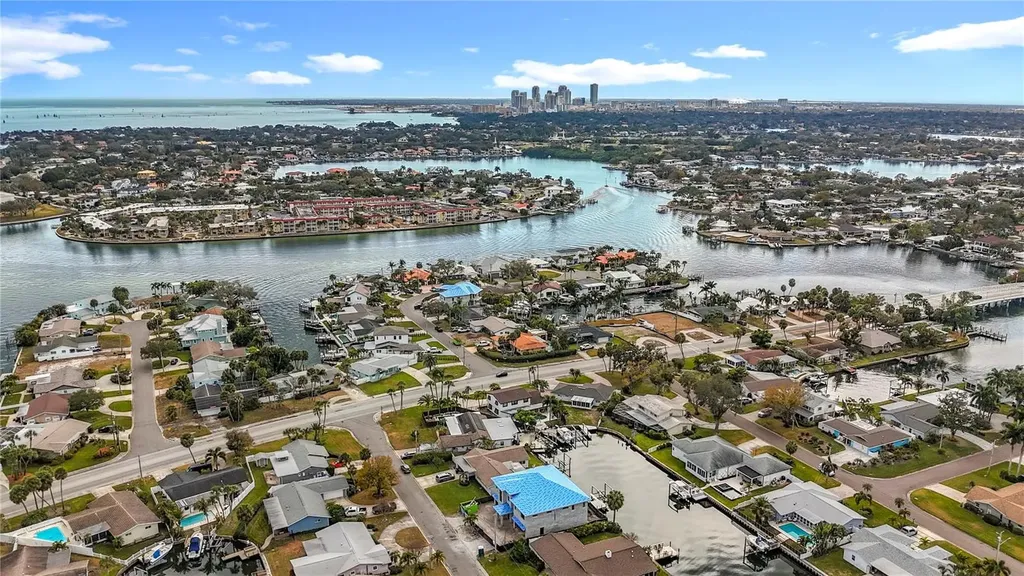 4086 13th Lane NE St Petersburg FL 33703
