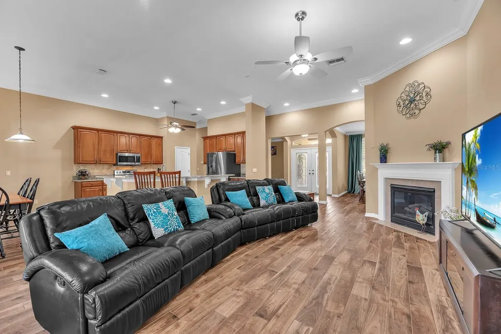 2817 Durant Trails Boulevard Dover FL 33527
