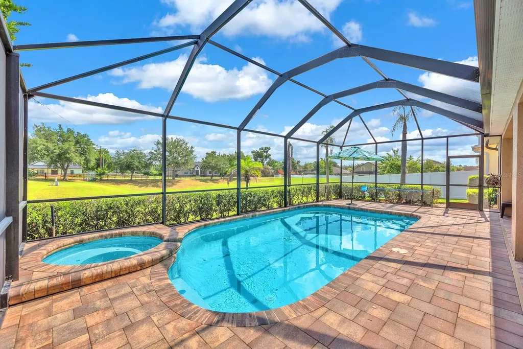 2817 Durant Trails Boulevard Dover FL 33527