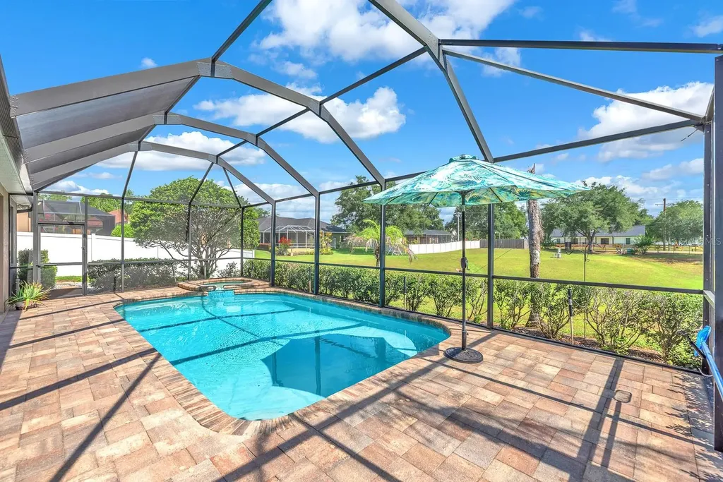 2817 Durant Trails Boulevard Dover FL 33527
