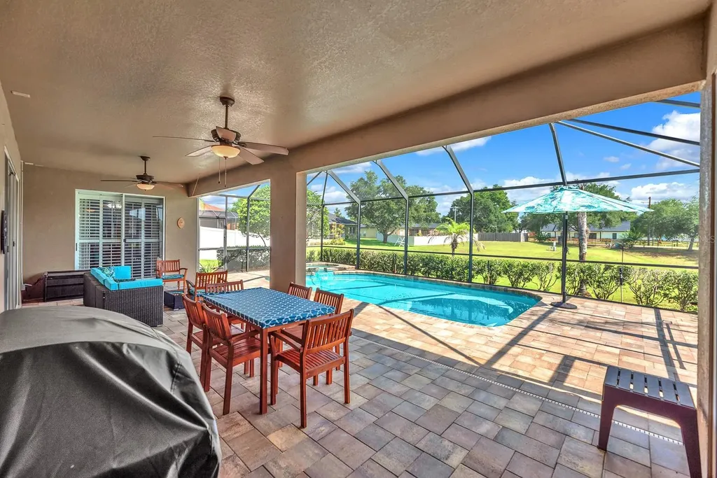2817 Durant Trails Boulevard Dover FL 33527