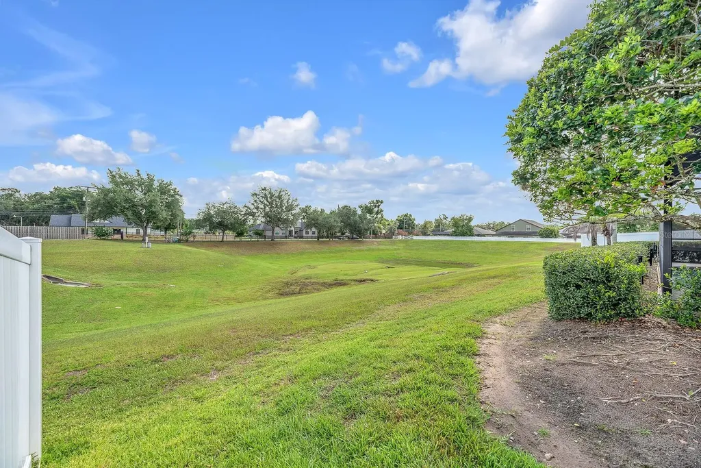 2817 Durant Trails Boulevard Dover FL 33527