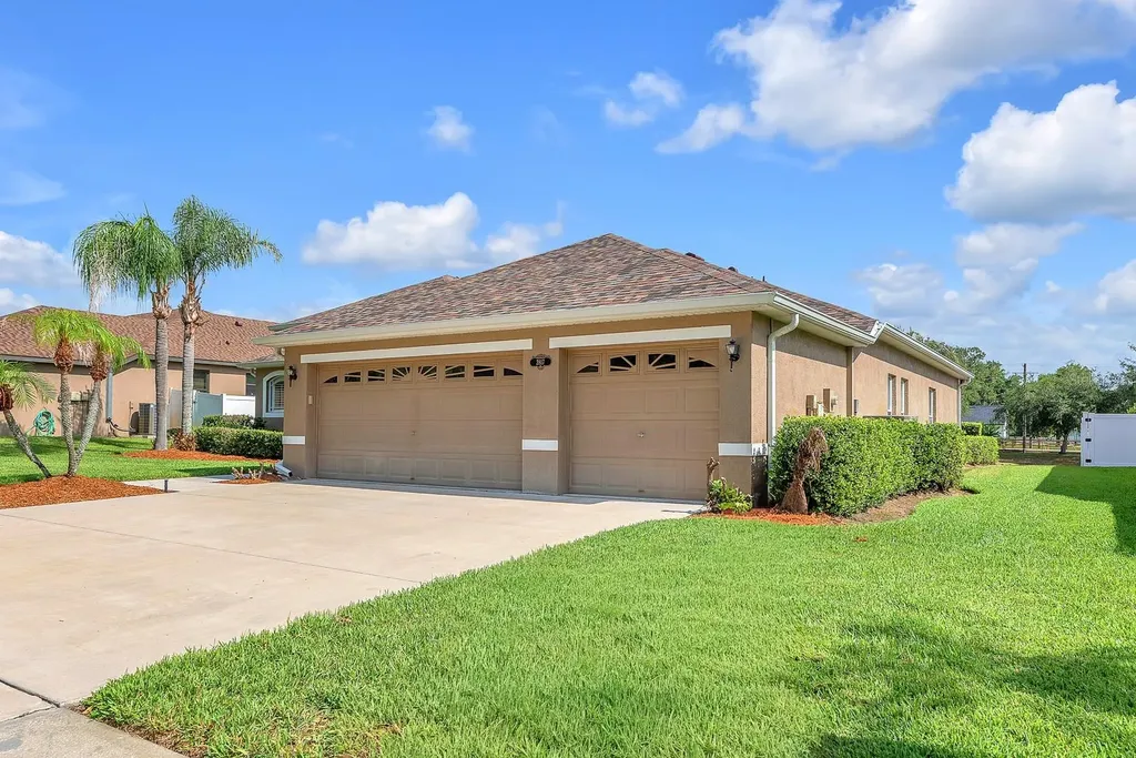 2817 Durant Trails Boulevard Dover FL 33527
