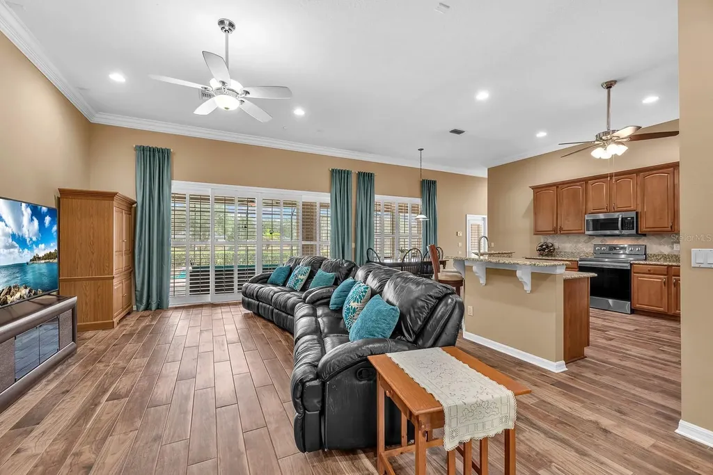 2817 Durant Trails Boulevard Dover FL 33527