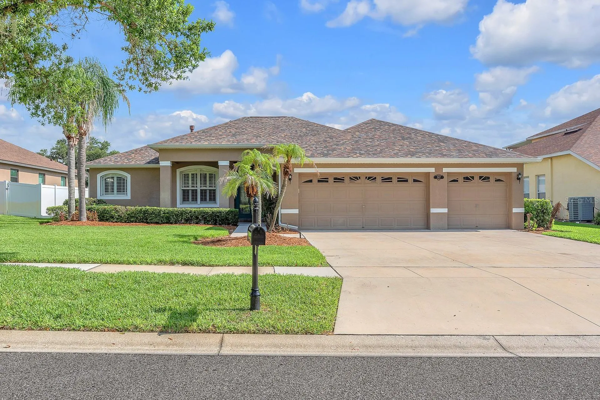 2817 Durant Trails Boulevard Dover FL 33527