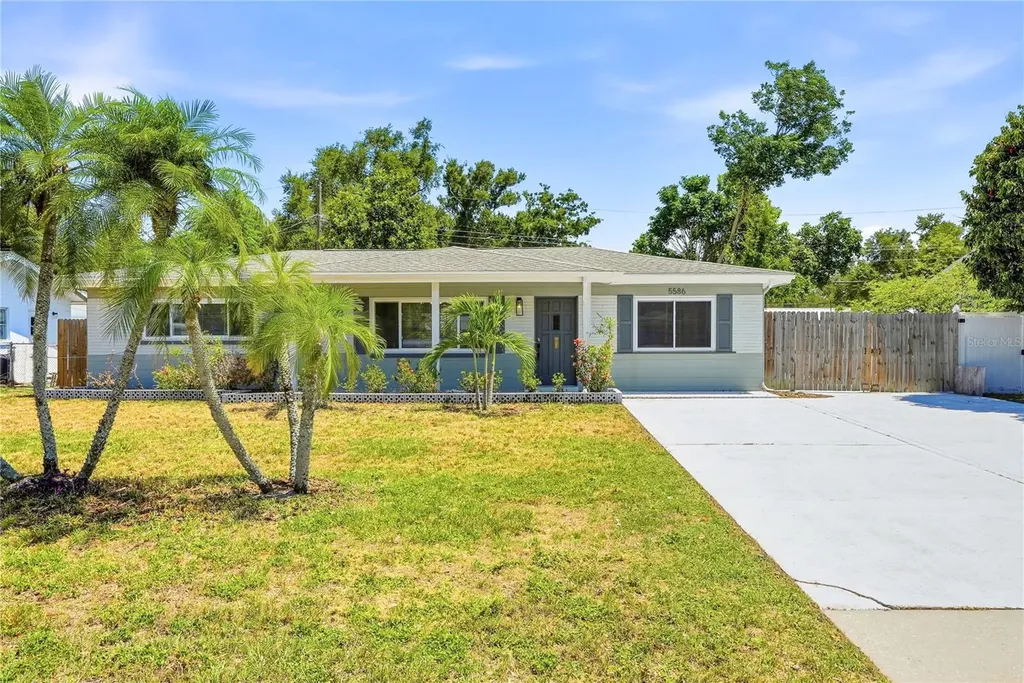 5586 30th Avenue N St Petersburg FL 33710