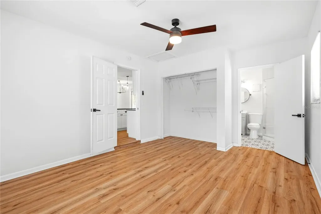 5586 30th Avenue N St Petersburg FL 33710