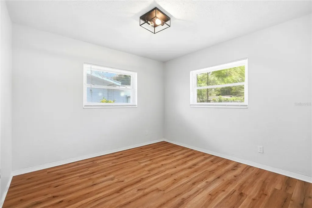 5586 30th Avenue N St Petersburg FL 33710