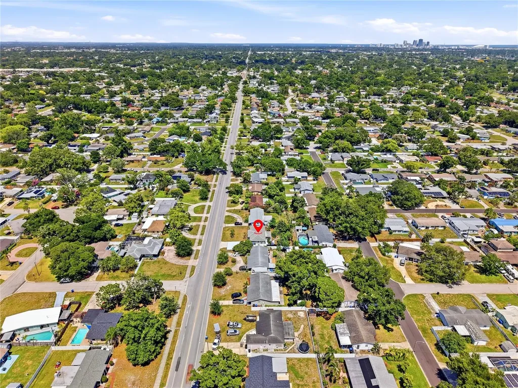 5586 30th Avenue N St Petersburg FL 33710