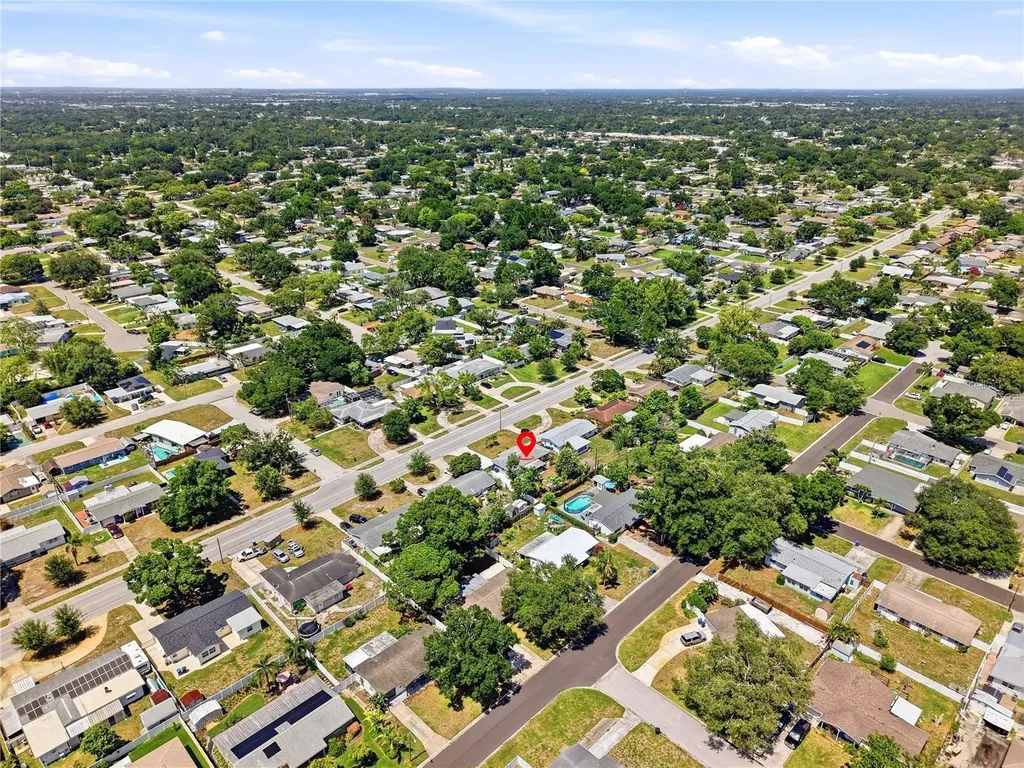 5586 30th Avenue N St Petersburg FL 33710